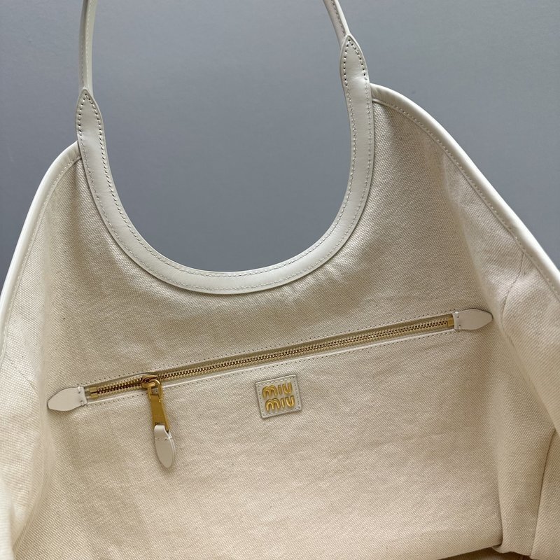 miu miu Miumiu hobo tote bag37F6