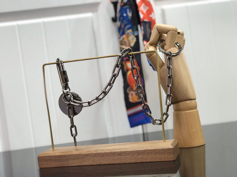 LV KEY CHAIN KEY HOLDER M68862(44EF)