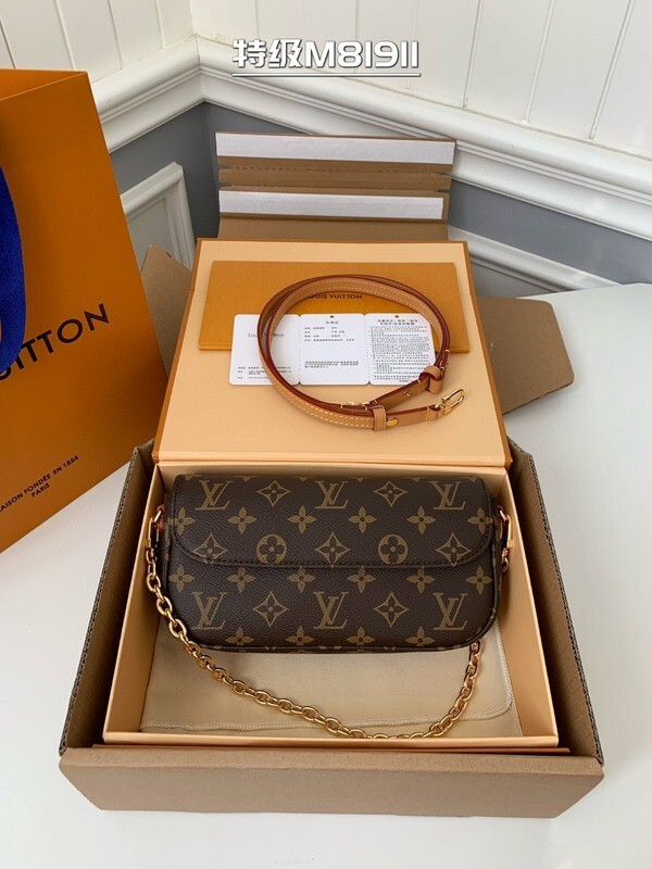 shoulder bag Wallet on Chain Ivy WALLET ON CHAIN IVY louis Vuitton shoulder bag with chain782
