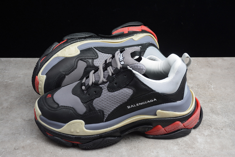 triple s ECBA700637C TRIPLE S SNEAKER DADSHOE DARK GREY RED BLACK UNISEX 35 45 1.8 200 8AF6