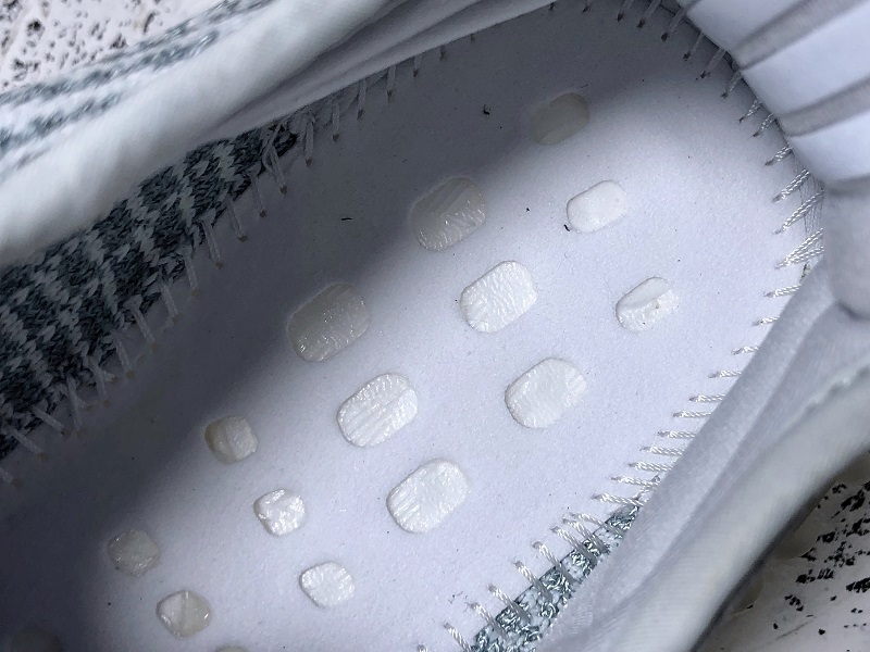 yeezy 350 FW5317 H12 YEEZY BOOST 350 V2 WHITE CLOUD WHITE REFLECTIVE UNISEX 36 48 E149