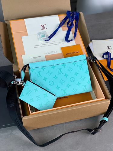 shoulder bag Lv Alpha Wearable shoulder bagB24E