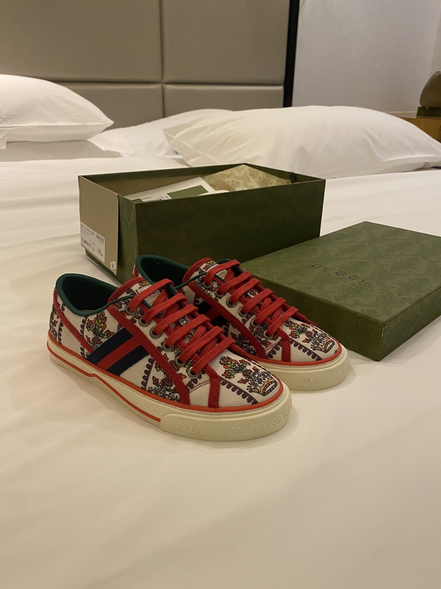 GUCCI SHOES Women's Gucci 100 Tennis 1977 sneaker 677651(155usd)(7D64)