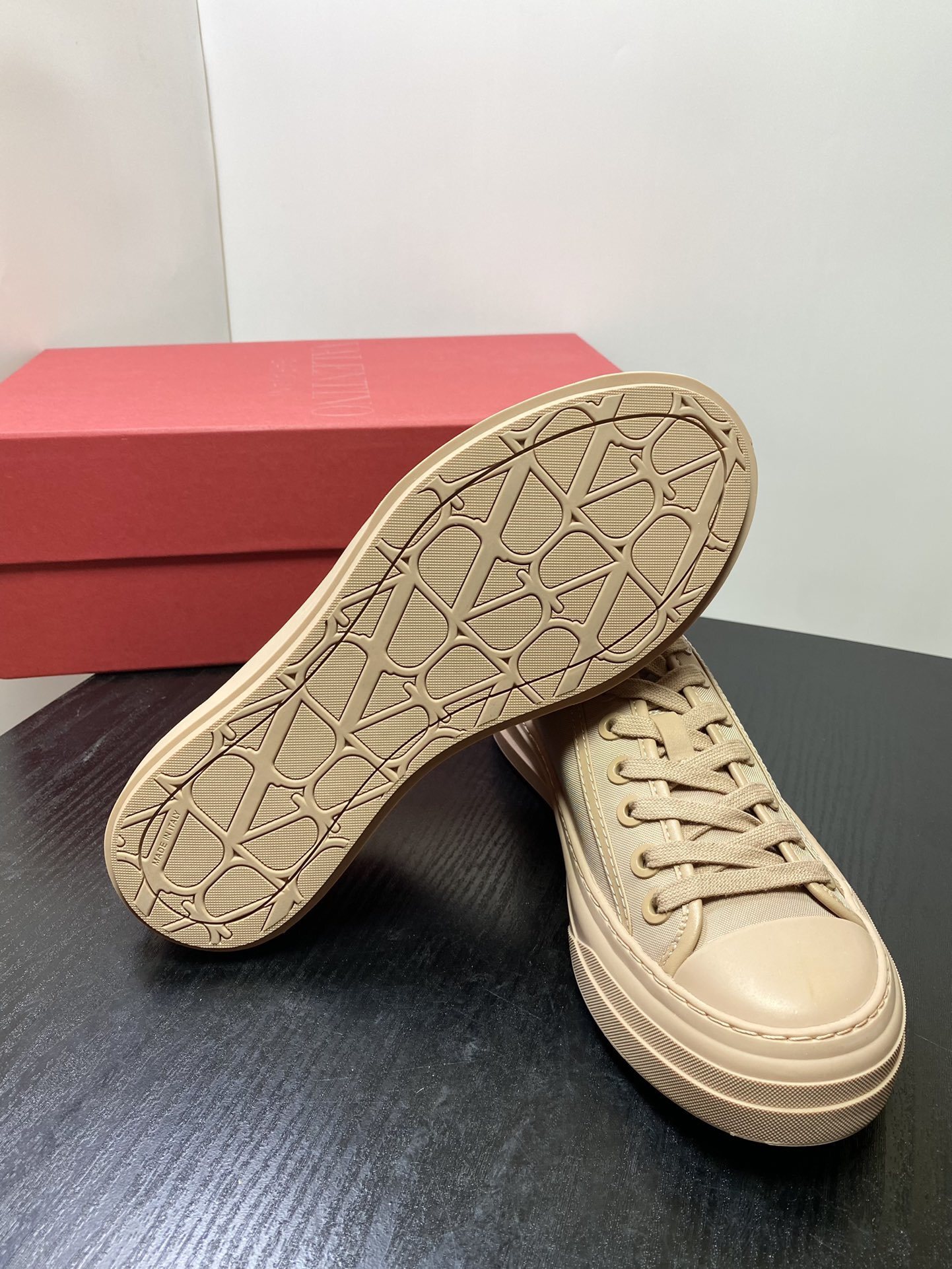 valentino shoes /sneakers-189