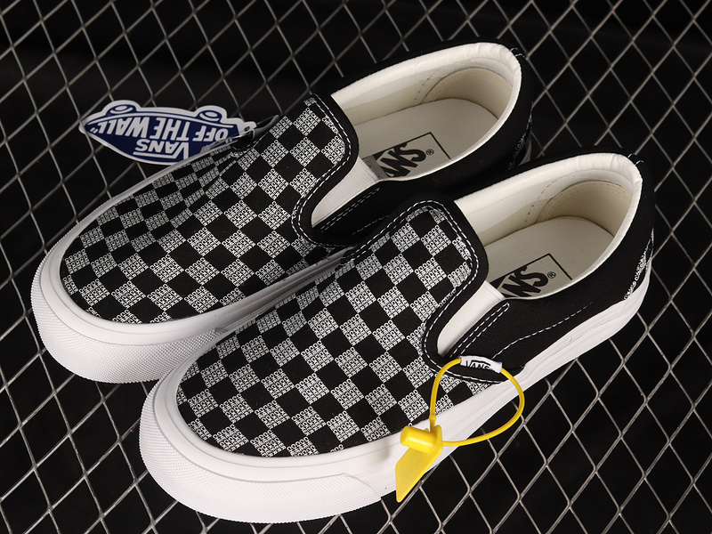 [VN0A7Q58BLK]-[CLASSIC SLIP-ON 98 DX BLACK∕GREY∕WHITE]-[WOMAN︰35-39]-[MAN︰40-44](45A9)