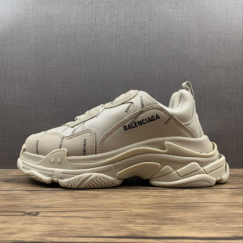 BALENCIAGA TRIPLE S 【470】[BA﹡LEN﹡CIAGA TRIPLE S SNEAKERS BEIGE∕BEIGE∕BLACK]-[WOMAN︰35-39]-[MAN