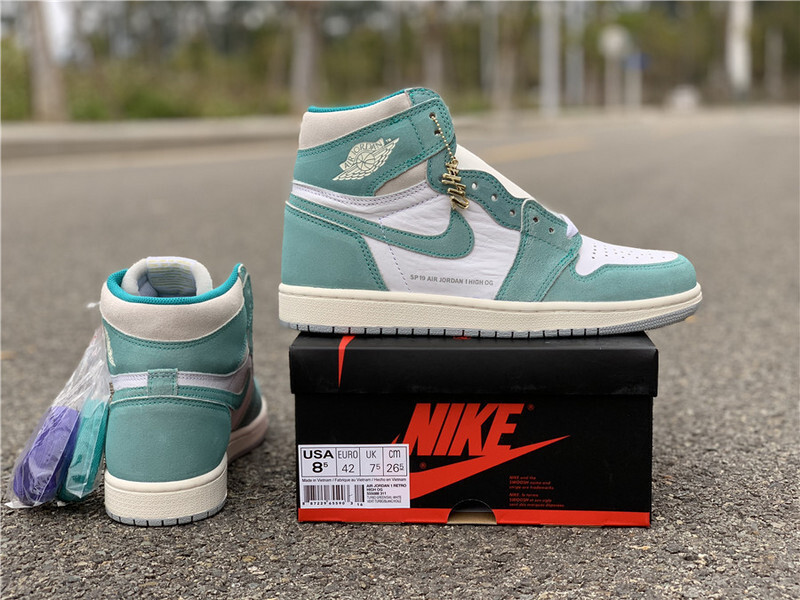 jordan 1 600 555088 311 H12 AIR JORDAN 1 RETRO HIGH TURBO GREEN WHITE LIGHT GREY MAN 40 47.5