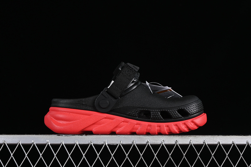 Sandal 【240】[CROCS DUET MAX CLOG BLACK∕RED]-[WOMAN︰36-39]-[MAN︰40-46] 54B6