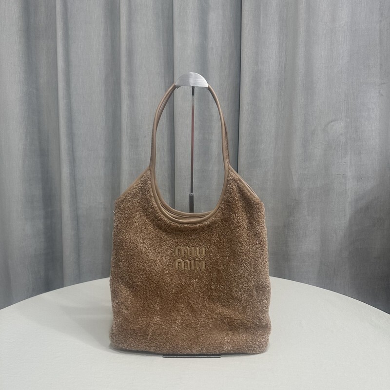 miu miu Miumiu hobo Axillary bagAA87