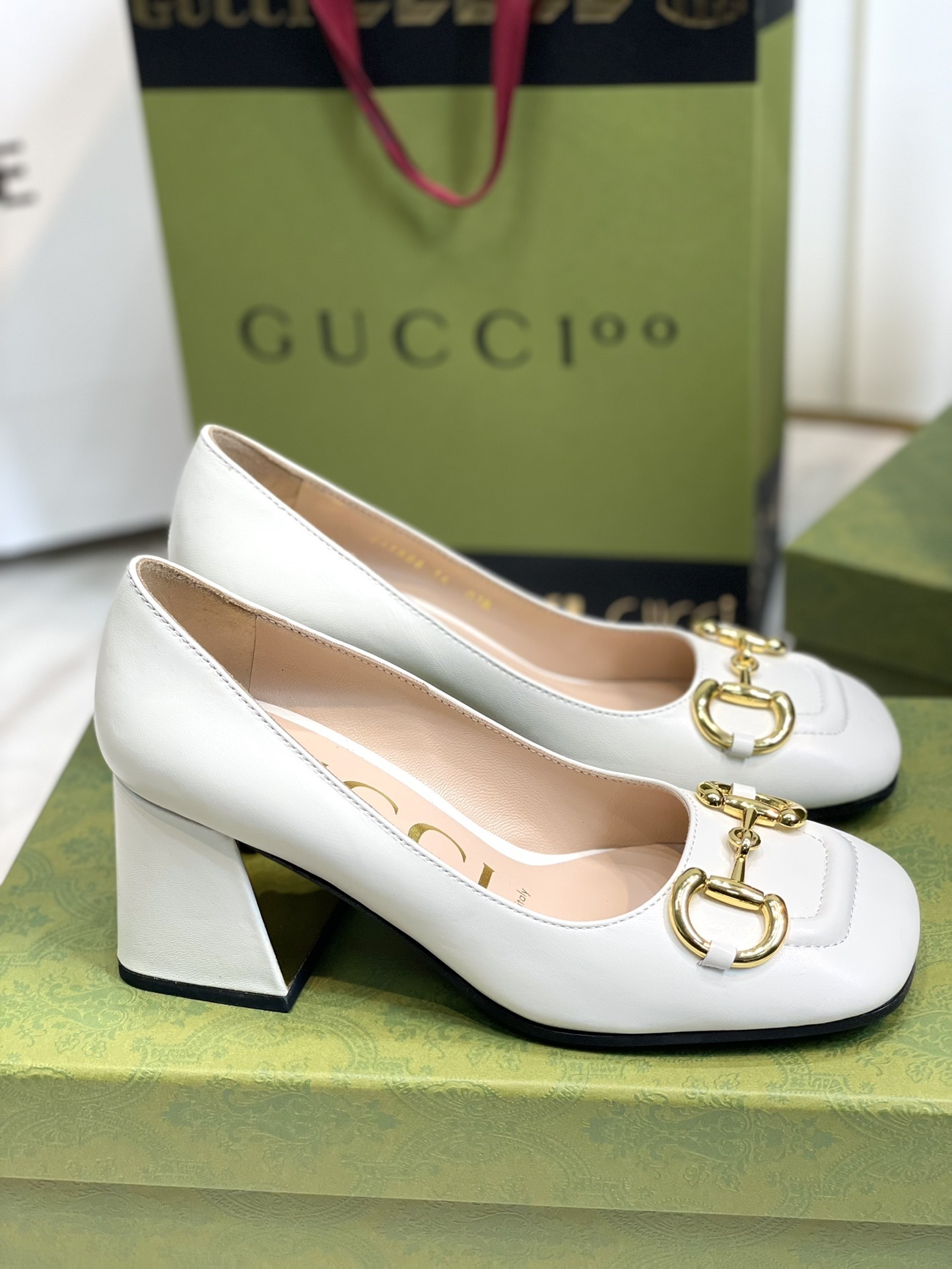 gucci shoes/sneakers-304