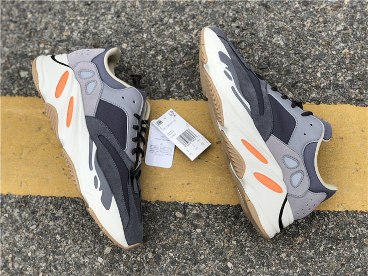 yeezy 700 Yeezy 700 36 46.5467A