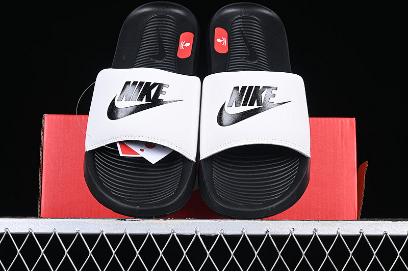 Sandal 【100】[CN9675-005]-[VICTORI ONE SLIDE BLACK∕BLACK∕WHITE]-[WOMAN︰36-39]-[MAN︰40-45