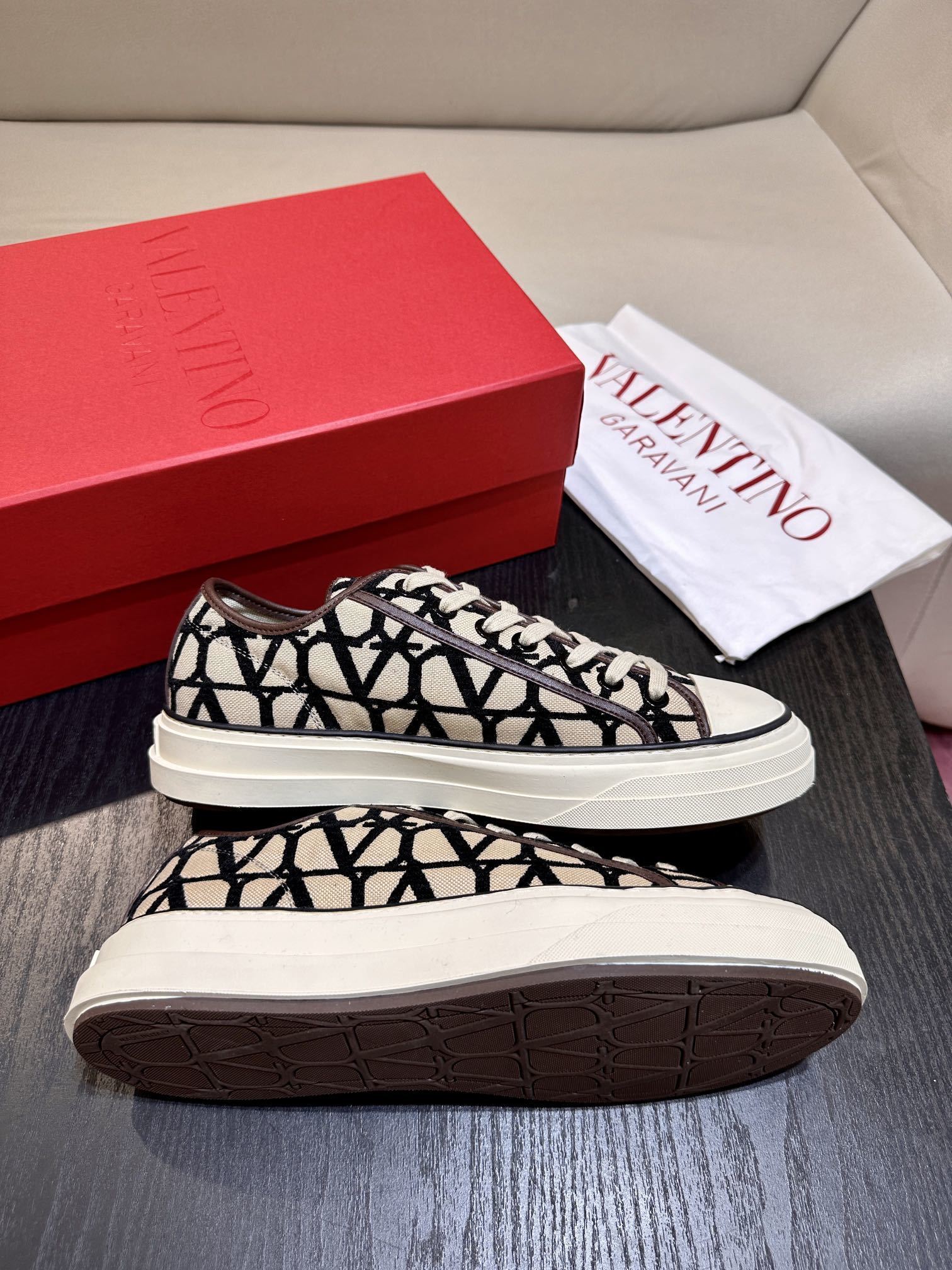 valentino shoes /sneakers-398