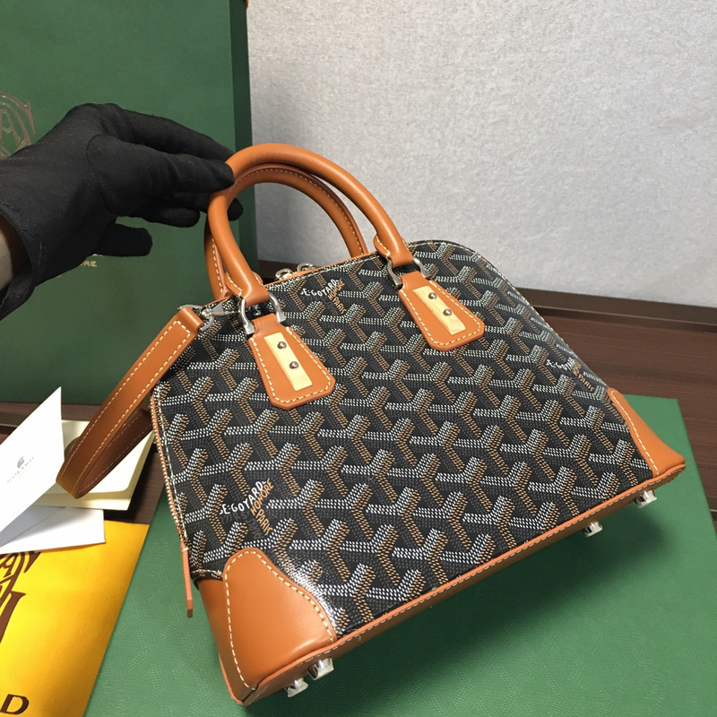The new Goyard Vend me shell bag 78CD