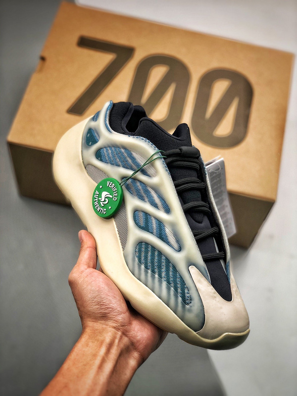 yeezy 700 500 GY0260 YEEZY 700 V3 KYANITE CLOUD WHITE CORE BLACK BLUE WOMAN 36 39 MAN 40 48 9