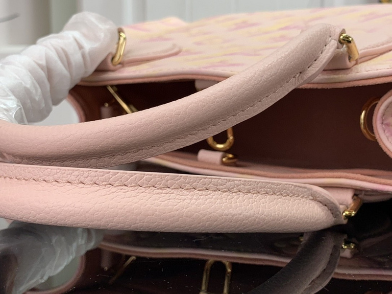 purses LV ONTHEGO PM M589565392