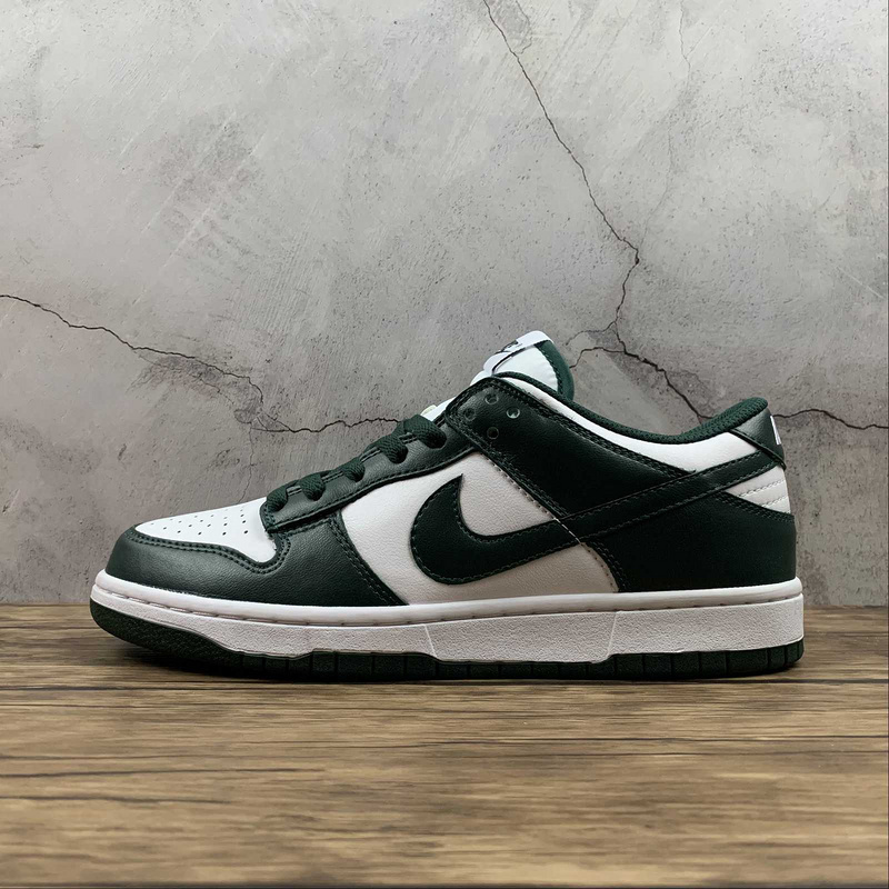 dunk 320 CW1590 102 SB DUNK LOW GS MICHIGAN STATE WHITE TEAM GREEN WHITE TOTAL ORANGE UNISEX