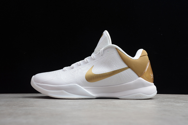kobe 390 386429 108 ZOOM KOBE 5 BIG STAGE HOME WHITE METALLIC GOLD MAN 39 46 27DA