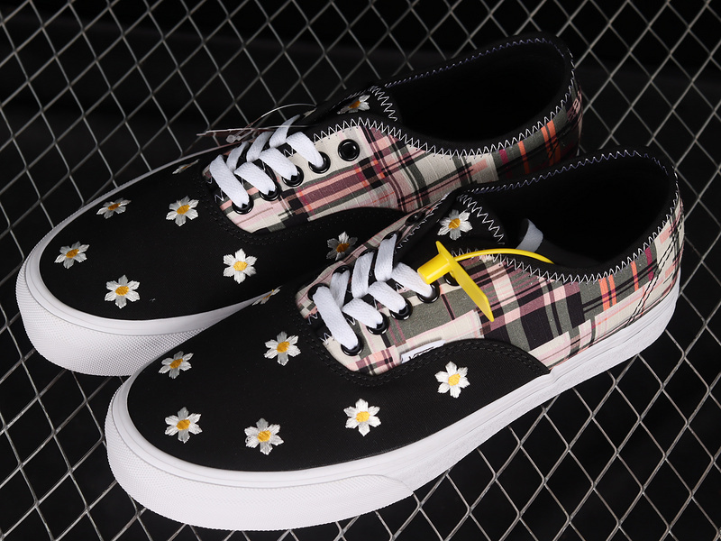 [VN0A5KRDUUW]-[AUTHENTIC FLORAL PLAID PATCHWORK BLACK∕MULTI-COLOR]-[WOMAN︰35-39]...(94C6)