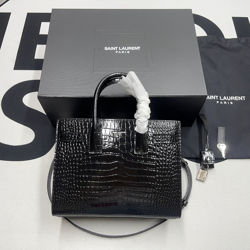 ysl CLASSIC SAC 32cm 400usd 26cm 380usd 22cm 350usdBE14