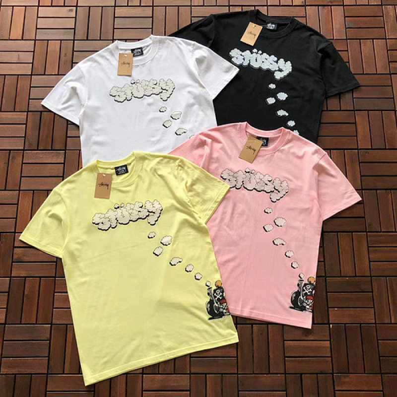 t shirts . 78 STUSSY T SHIRT 9022901 im 168cm 55kg i wear size S in the phot 3E37