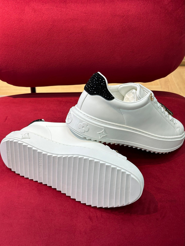 karl lagerfeld LV 110 USD with free shippingD3F4