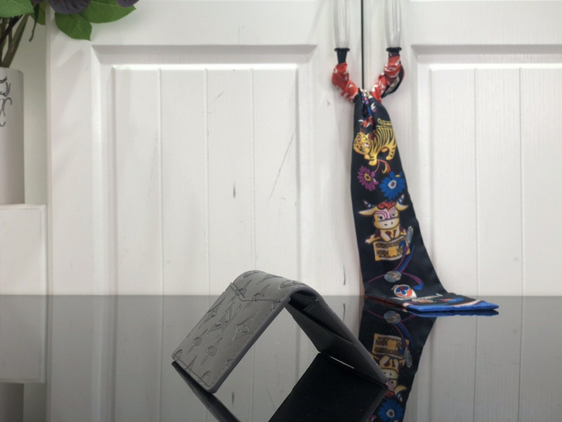 Luxury brand wallets LV POCKET ORGANIZER M813828575