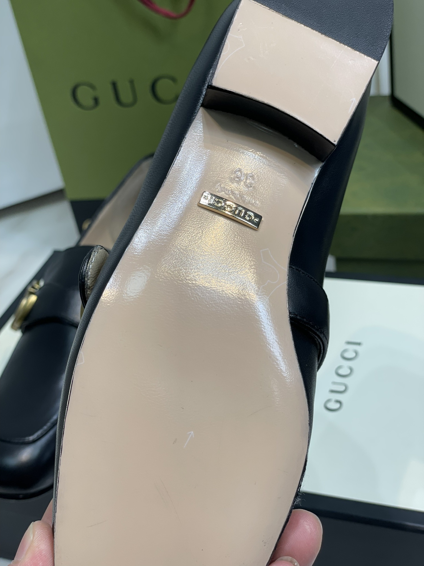 gucci shoes/sneakers-302
