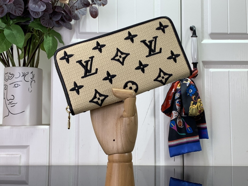 louis vuitton LV Should bag M8252937D1