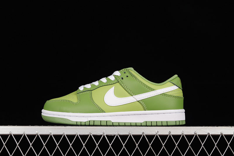 dunk 330 DJ6188 300 SB DUNK LOW CHLOROPHYLL WHITE VIVID GREEN WOMAN 36 39 MAN 40 46 AC4D