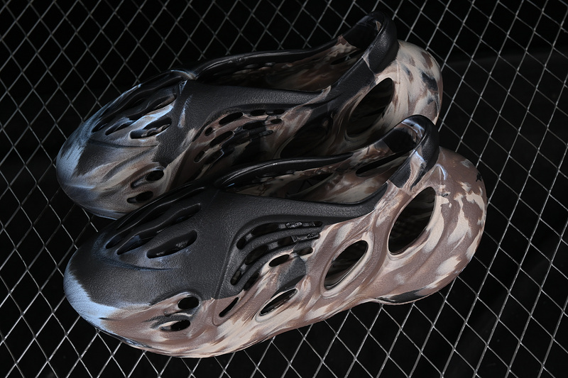 Sandal 【220】[ID4126]-[ADIDAS YEEZY FOAM RUNNER MX CINDER∕MX CINDER∕MX CINDER]-[WOMAN︰36