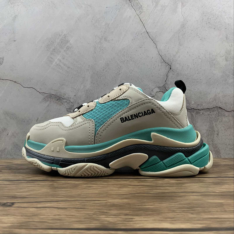 triple s 470 524039 W09O5 9039 BA LEN CIAGA TRIPLE S SNEAKERS LIGHT GREY BLUE WHITE UNSIEX 35