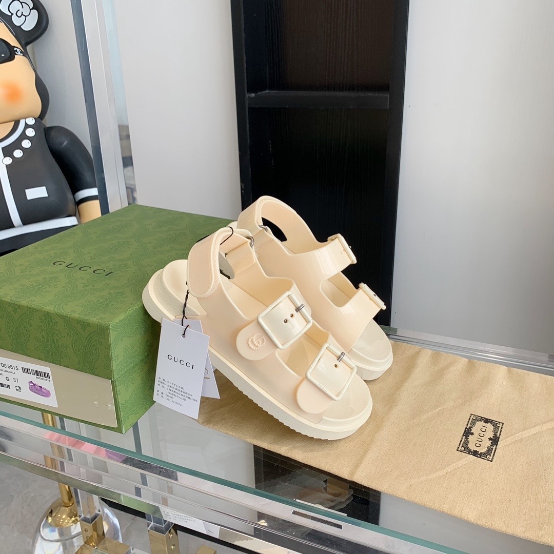 GUCCI SHOES Gucci women's sandal with mini double G 660243(135 usd)(0180)