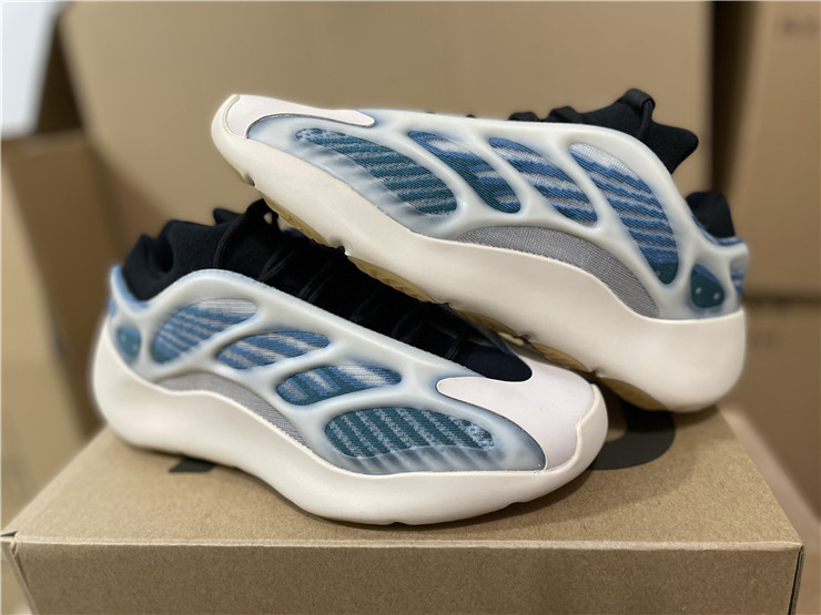 yeezy 700 Yeezy 700v3 GY0260. size 36 476935