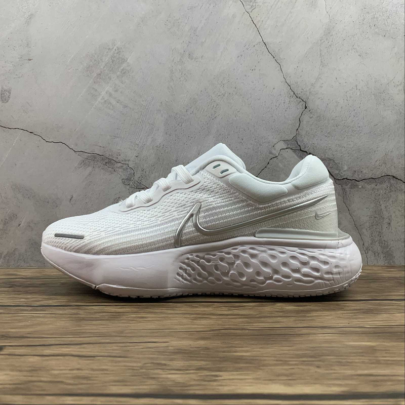 nike zoomx invincible run flyknit3 ZOOMX Invincible Run FK CT2228 006 36 45C725