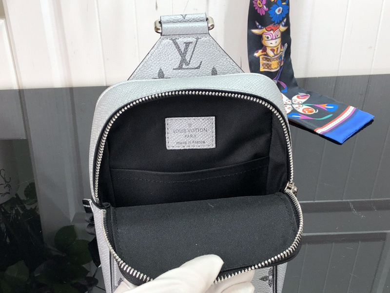 louis vuitton LV OUTDOOR SLINGBAG M30833540F