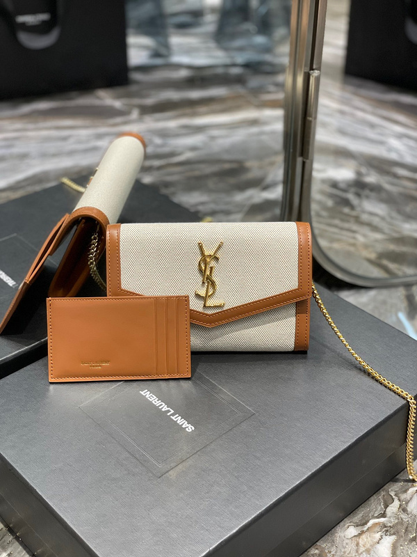 ysl U Ptoun 240USD8BBE