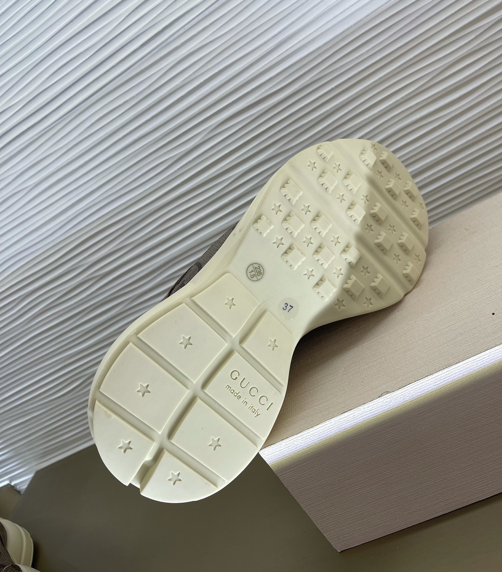 GUCCI SHOES Gucci 100 Rhyton sneaker 680870(190usd)(A49E)