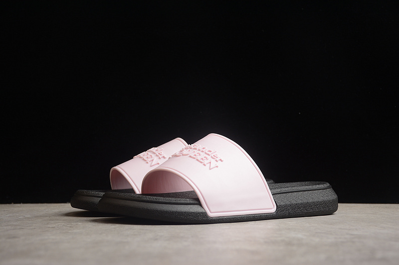 Sandal 【200】[BA﹡LEN﹡CIAGA POOL CROCS PINK∕BLACK]-[WOMAN︰36-39]-[MAN︰40-45] 107F