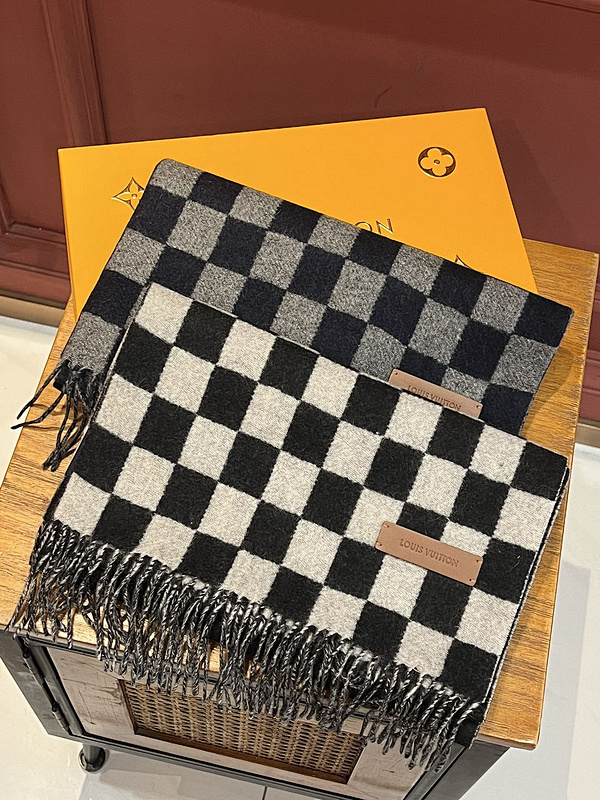 Brand Scarf and Blanket LV Scarf 231025B13708