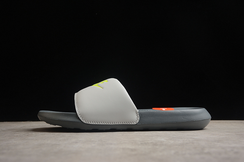 Sandal 【120】[CN9675-011]-[VICTORI ONE SLIDE GREY FOG∕SMOKE GREY∕VOLT]-[WOMAN︰36-39]-[MA