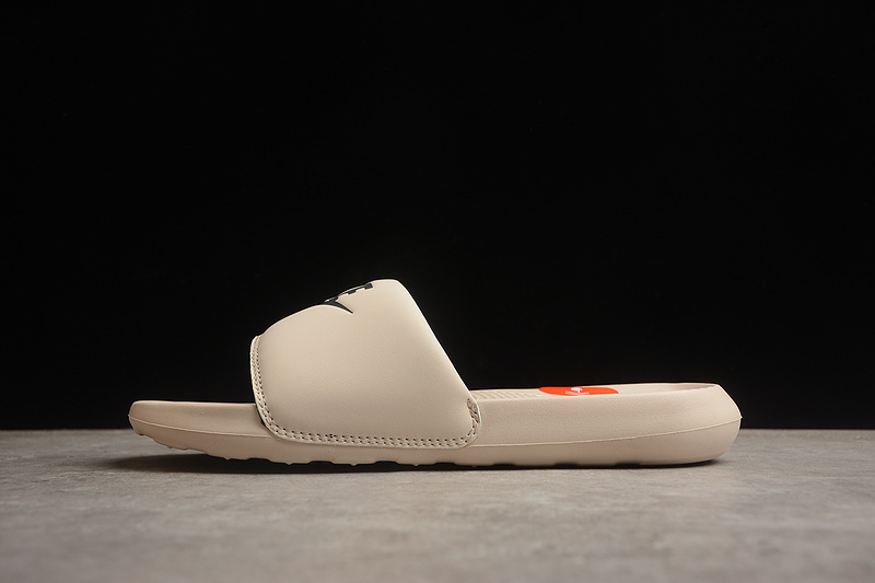 Sandal 【200】[CN9677-200]-[SB BENASSI VICTORI ONE SLIDE PEARL WHITE∕MEDIUM ASH]-[UNISEX︰