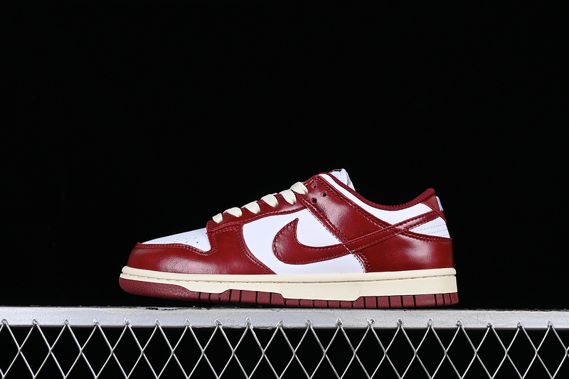 dunk 280 FJ4555 100 DUNK LOW SB PREMIUM WHITE TEAM RED COCONUT MILK WOMAN 36 39 MAN 40 45 DBE