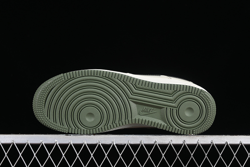 air force 1 320 UN2395 521 UNDEFEATED AIR FORCE 1 07 LOW WHITE GREEN WOMAN 36 39 MAN 40 45 2A