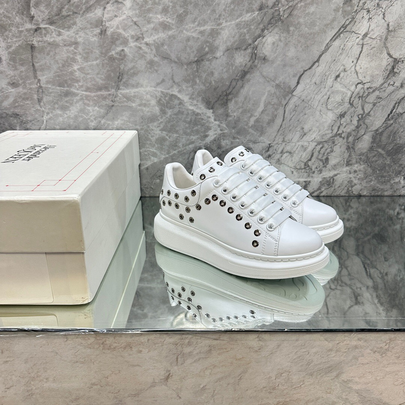 karl lagerfeld Alexander McQUEEN 125 USD with free shipping650D