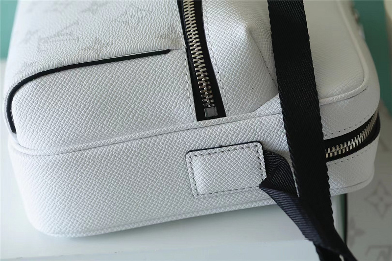 Outdoor Messenger bag M30873(220usd)(1D79)