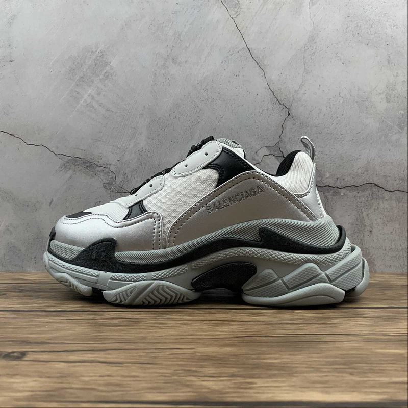 BALENCIAGA TRIPLE S 【470】[BA﹡LEN﹡CIAGA TRIPLE S SNEAKER DADSHOE GREY∕GREY∕BLACK]-[WOMAN︰35-39]