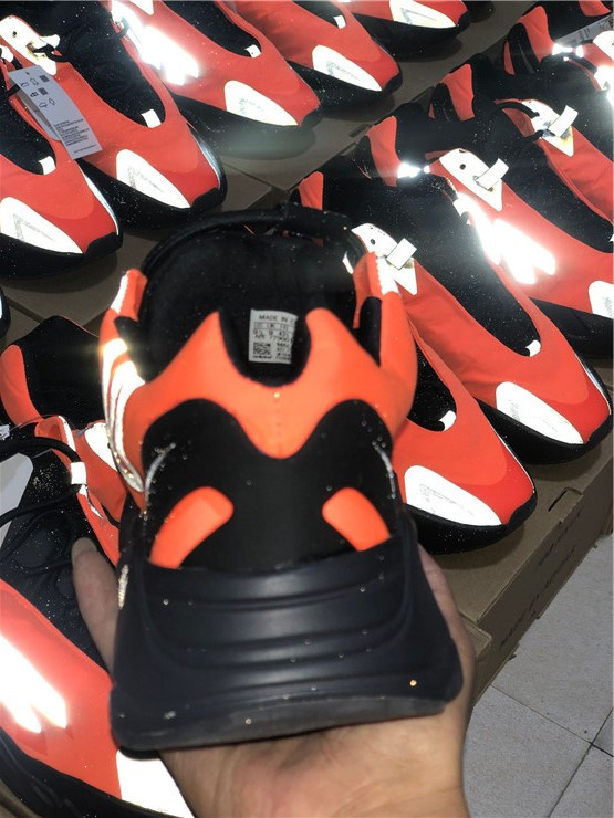 yeezy 700 700 MNVN FV3258 SIZE 36 46.570C8