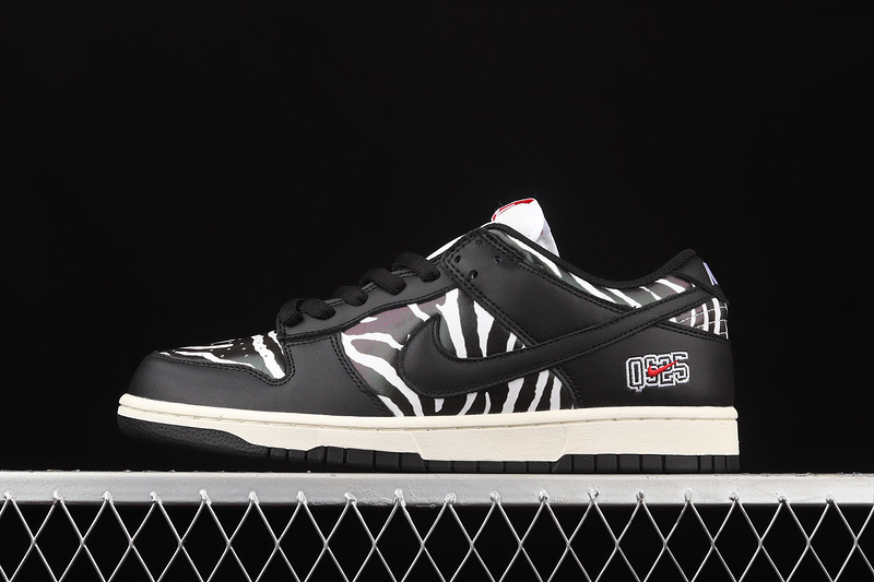 dunk 320 DM3510 001 QUARTERSNACKS X DUNK LOW SB LITTLE DEBBIE S ZEBRA CAKES BLACK BLACK WHITE
