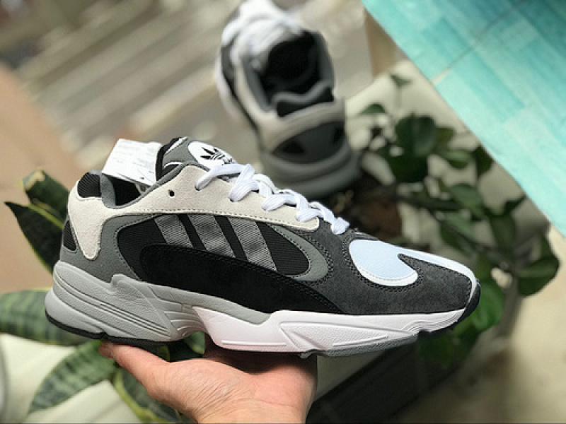yeezy 700 700 YEEZY700B37614 40 459931